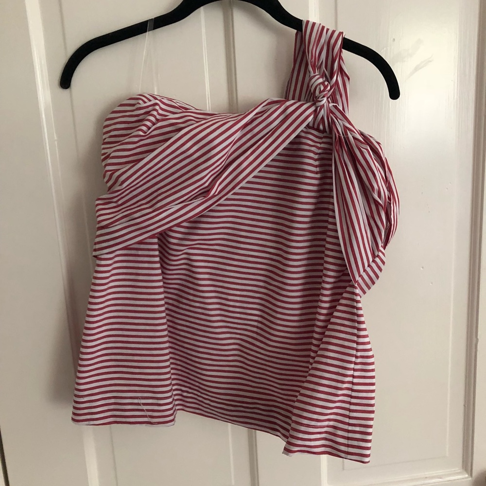 Strapless red and white shirt